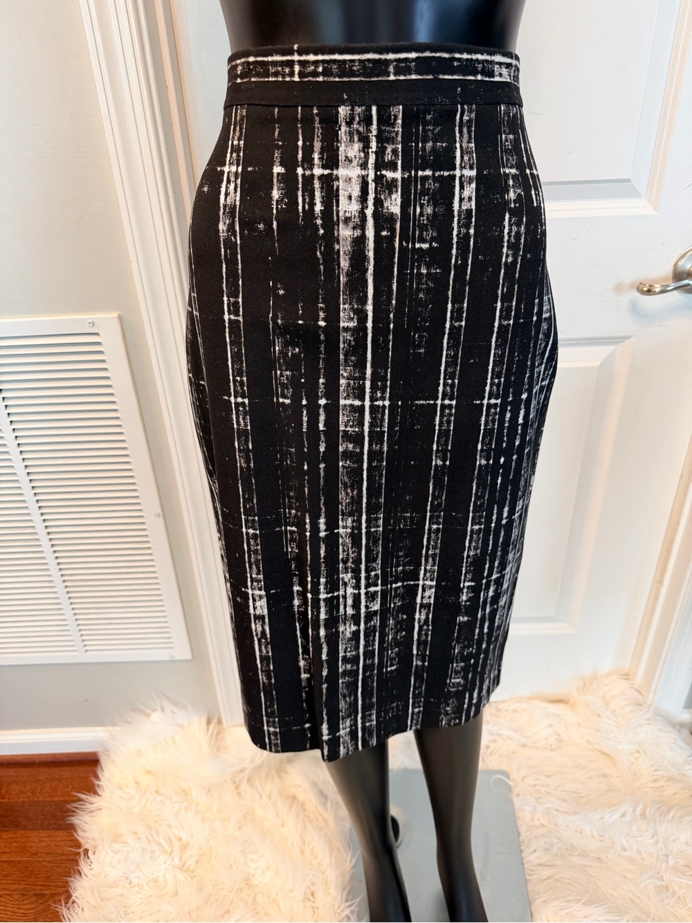 Banana Republic Black White Pencil Skirt NWT 6